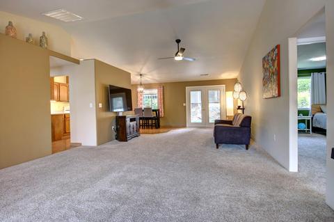 581 C St, Phoenix, OR 97535 photo 5