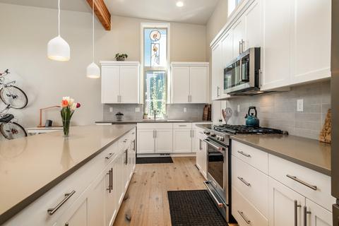 63113 Iner Loop, Bend, OR 97701 photo 9