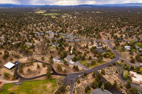 64849 Casa Ct, Bend, OR 97701 photo 4