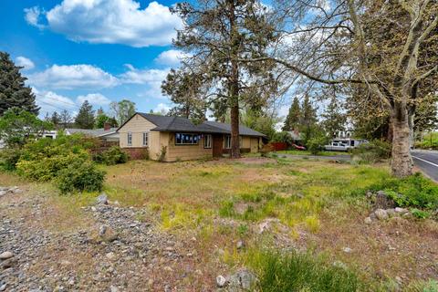 1911 NE 8th St, Bend, OR 97701 photo 2