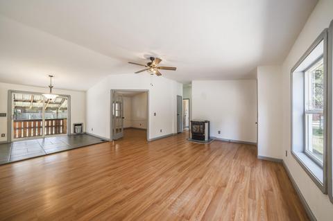 16073 Blackfeather Ln, La Pine, OR 97739 photo 2