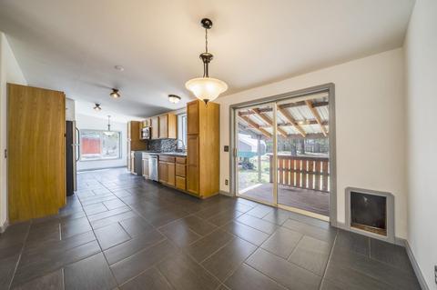 16073 Blackfeather Ln, La Pine, OR 97739 photo 4