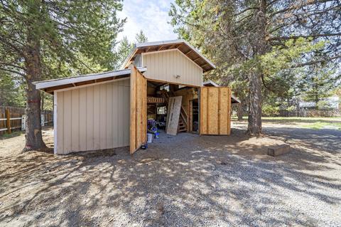 16073 Blackfeather Ln, La Pine, OR 97739 photo 21