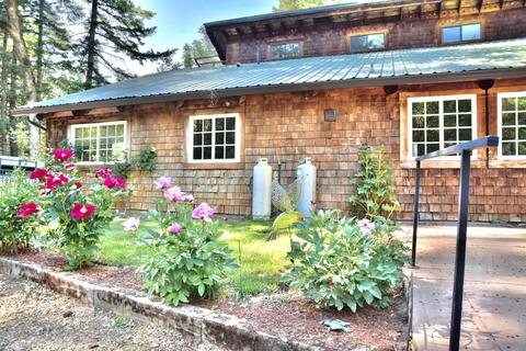 223 Pine Cone Dr, Cave Junction, OR 97523 photo 4