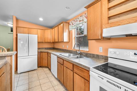 17619 Cosset Loop, La Pine, OR 97739 photo 13