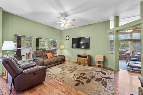 17619 Cosset Loop, La Pine, OR 97739 photo 8