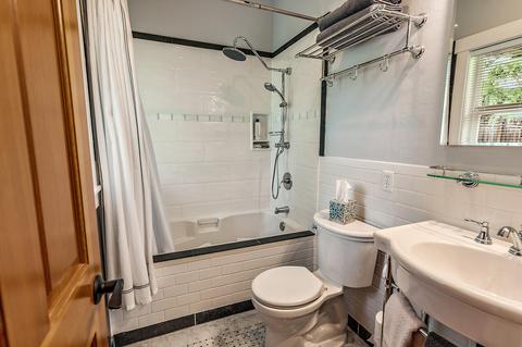 291 Gresham St, Ashland, OR 97520 photo 29