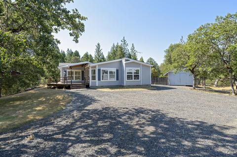 3735 Cobleigh Rd, Eagle Point, OR 97524 photo 1