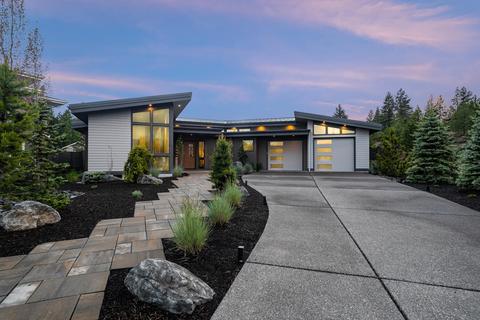 2838 NW Shields Dr, Bend, OR 97703 photo 1
