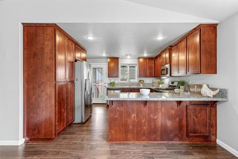 936 Stonewater Dr, Eagle Point, OR 97524 photo 7