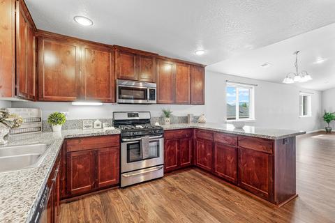 936 Stonewater Dr, Eagle Point, OR 97524 photo 9