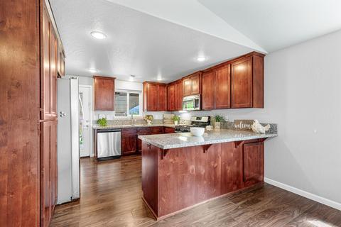 936 Stonewater Dr, Eagle Point, OR 97524 photo 11