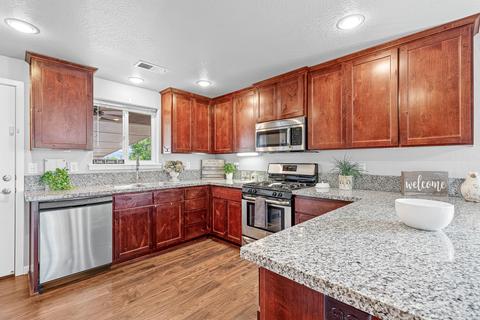 936 Stonewater Dr, Eagle Point, OR 97524 photo 8