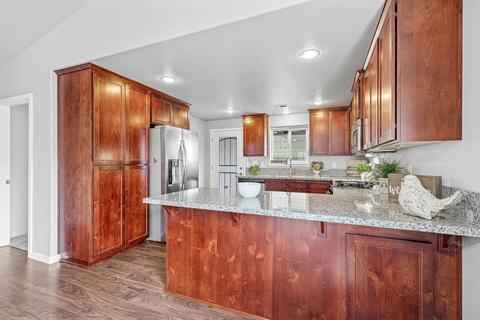 936 Stonewater Dr, Eagle Point, OR 97524 photo 12