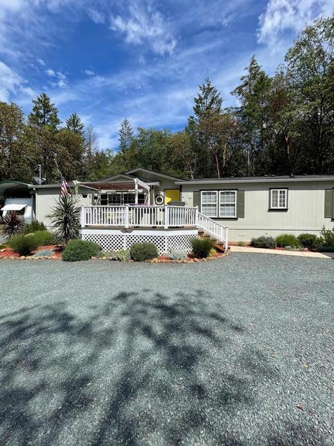 1349 Summit Loop, Grants Pass, OR 97527 photo 2