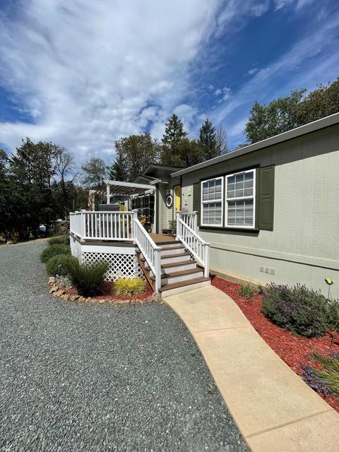 1349 Summit Loop, Grants Pass, OR 97527 photo 5