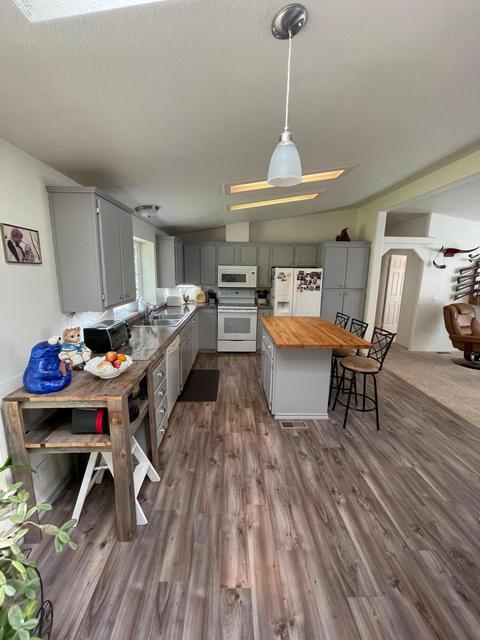 1349 Summit Loop, Grants Pass, OR 97527 photo 11