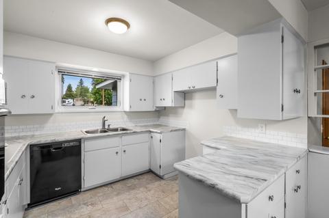 737 NE Marshall Ave, Bend, OR 97701 photo 7