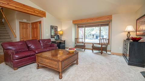 55845 Lost Rider Loop, Bend, OR 97707 photo 4