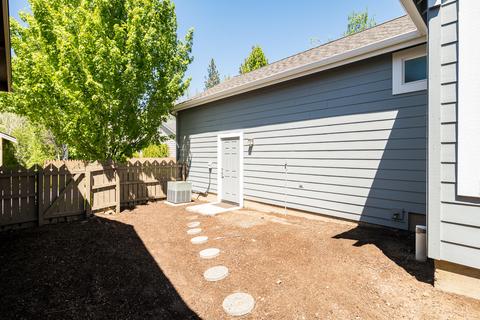 19460 Blue Lake Loop, Bend, OR 97702 photo 27