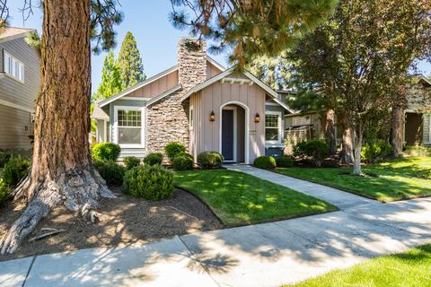 19460 Blue Lake Loop, Bend, OR 97702 photo 2