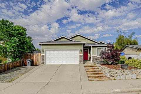 958 Crest Dr, Central Point, OR 97502 photo 1
