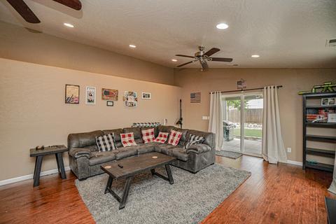 958 Crest Dr, Central Point, OR 97502 photo 7