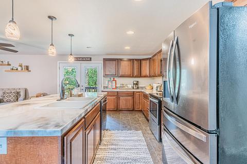 176 Devon Dr, Grants Pass, OR 97527 photo 10
