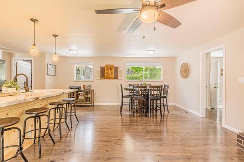 176 Devon Dr, Grants Pass, OR 97527 photo 11
