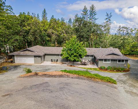 176 Devon Dr, Grants Pass, OR 97527 photo 45