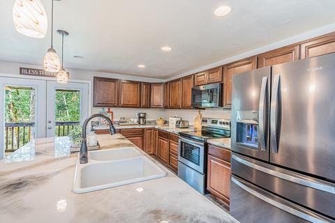 176 Devon Dr, Grants Pass, OR 97527 photo 9