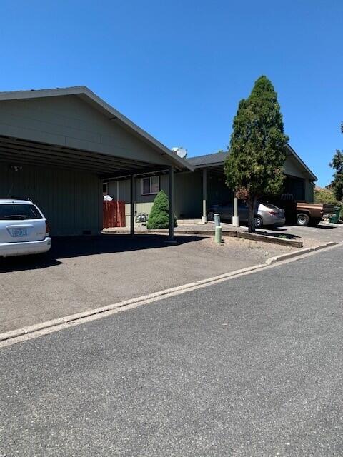 1218-1222 Summers Ln, Klamath Falls, OR 97603