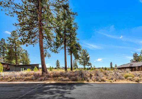 61571 Hosmer Lake Dr, Bend, OR 97702