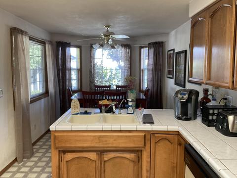 953 Westrop Dr, Central Point, OR 97502 photo 6