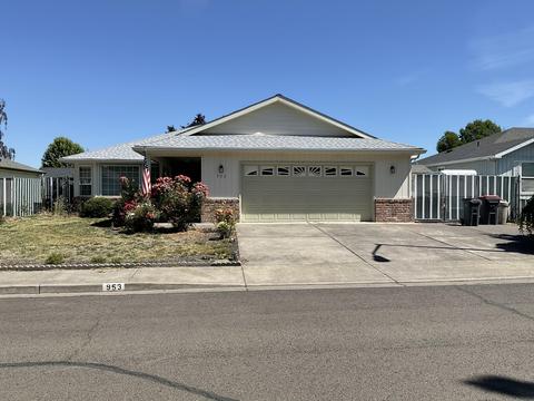 953 Westrop Dr, Central Point, OR 97502 photo 1