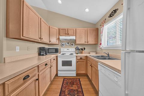 1437 NE Covington Ln, Bend, OR 97701 photo 11