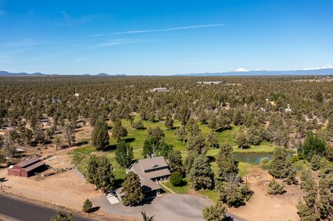 24055 Dodds Rd, Bend, OR 97701 photo 2