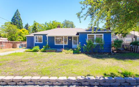 209 W 5th St, Phoenix, OR 97535 photo 1