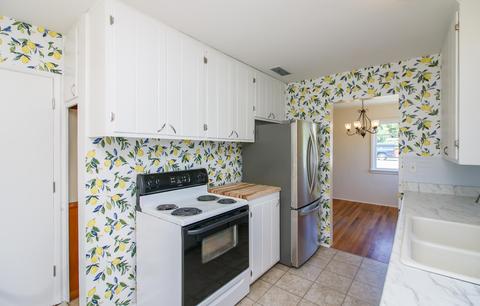 209 W 5th St, Phoenix, OR 97535 photo 9