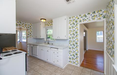 209 W 5th St, Phoenix, OR 97535 photo 10
