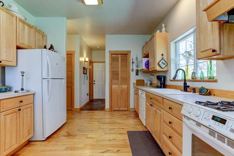55629 Wagon Master Way, Bend, OR 97707 photo 9
