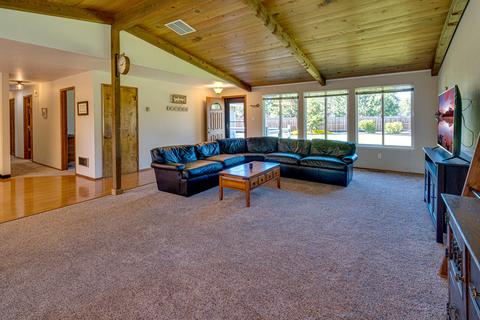 60588 Springtree Ct, Bend, OR 97702 photo 19