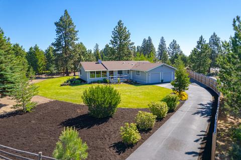 60588 Springtree Ct, Bend, OR 97702 photo 4