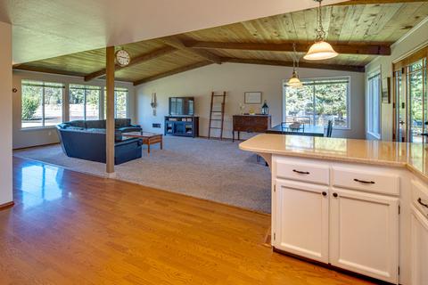 60588 Springtree Ct, Bend, OR 97702 photo 14