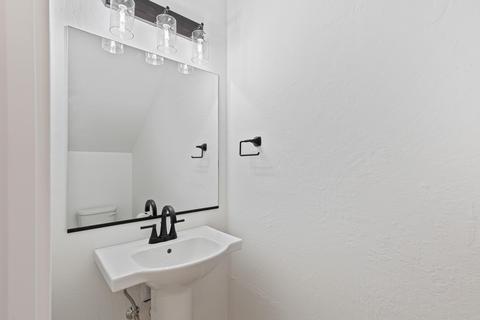 303 Everett Way, Talent, OR 97540 photo 18