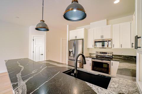303 Everett Way, Talent, OR 97540 photo 11