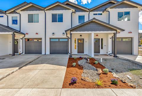303 Everett Way, Talent, OR 97540 photo 2