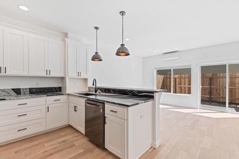 303 Everett Way, Talent, OR 97540 photo 9