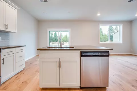 16618 Pine Creek Dr, La Pine, OR 97739 photo 6