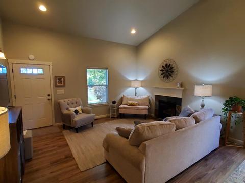 20699 Beaumont Dr, Bend, OR 97701 photo 9